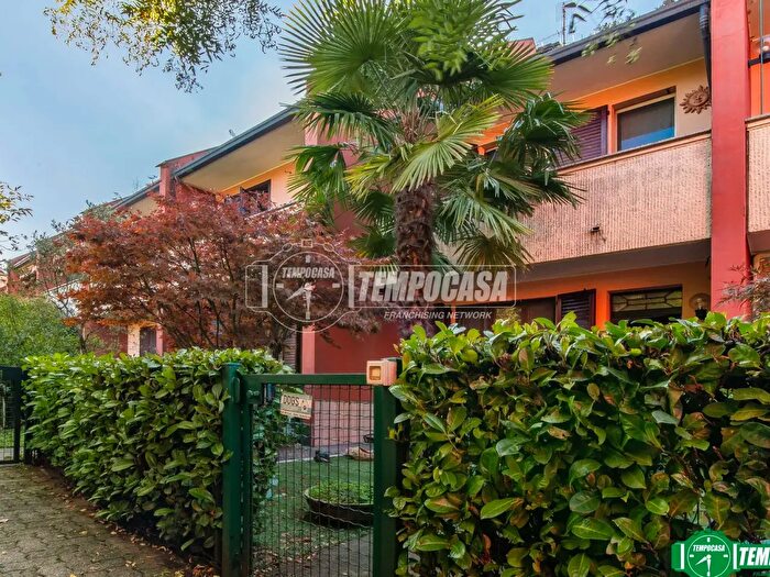 Casa con 5 locali in vendita in Via Tobagi, Arese