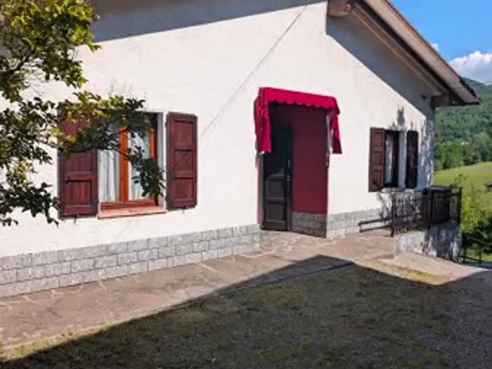Appartamento con 5 locali in vendita in Via Aprile, Montefiorino