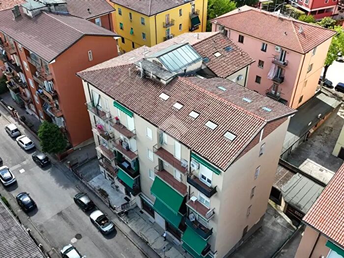 Appartamento quadrilocale in vendita in Via Paride da Cerea, Verona