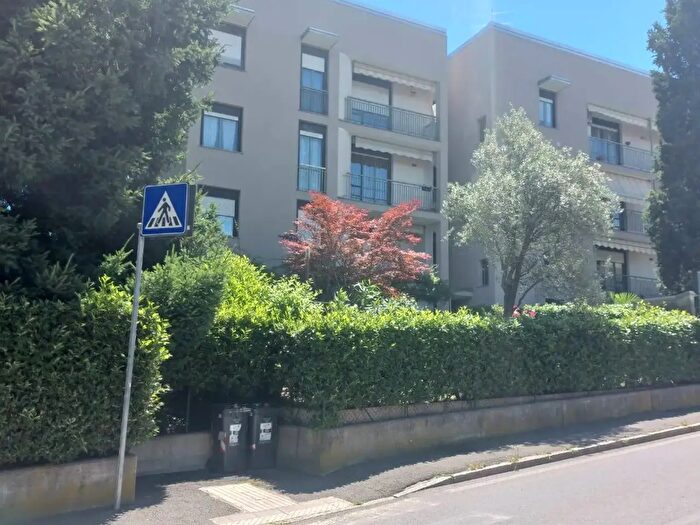 Appartamento trilocale in affitto in Via Galmarini, Varese