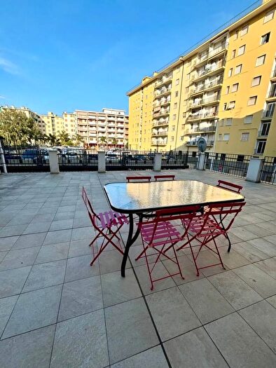 Appartamento con 5 locali in affitto in Via N Pesce Taggia, Taggia