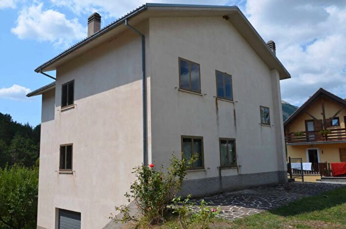 Casa in vendita in Via Arano, Ovindoli