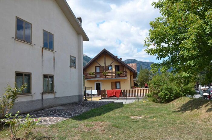 Case in Vendita e in Affitto - 2