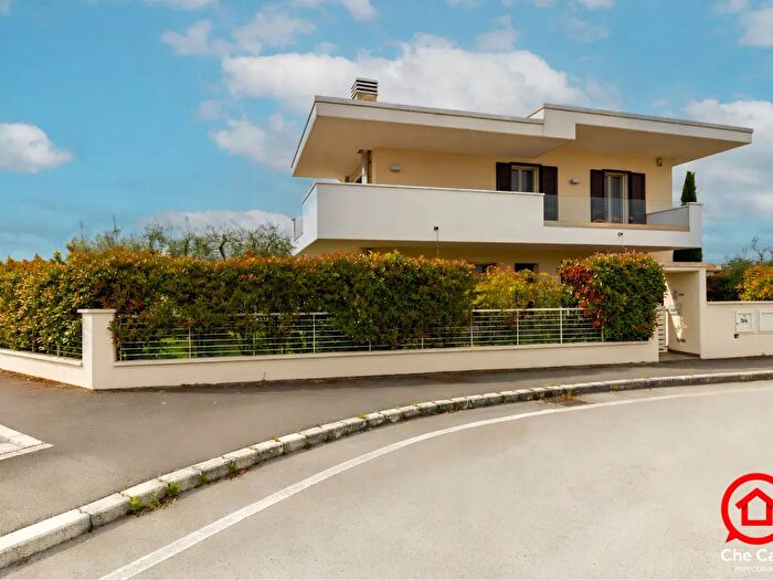 Casa con 9 locali in vendita in Via Brunico, Cesena