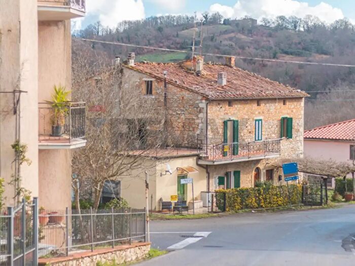 Appartamento bilocale in vendita in Via Mario Luzi, Semproniano