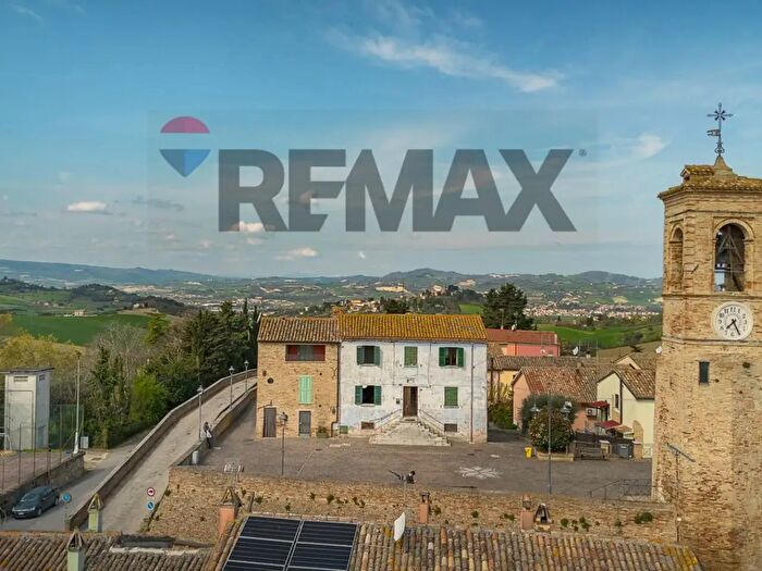Casa con 6 locali in vendita in Via XXIV Maggio, Terre Roveresche
