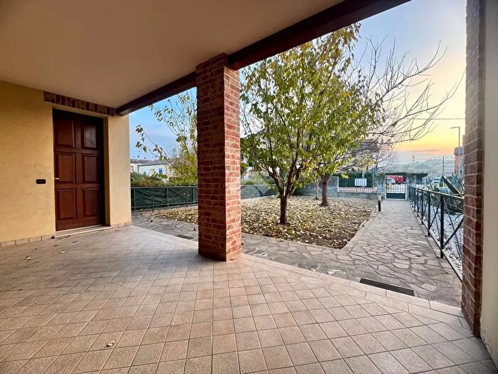 Appartamento trilocale in vendita in Via Canonica, Santarcangelo Di Romagna