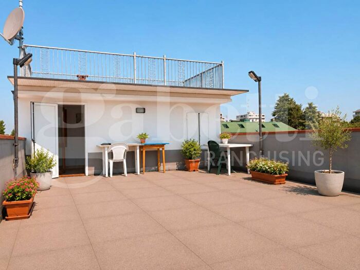 Appartamento quadrilocale in affitto in Marinuzzi, Modena Est, Modena
