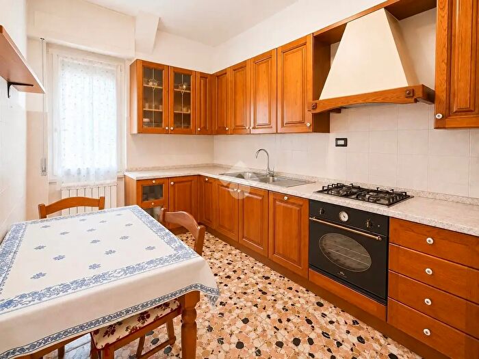 Appartamento con 5 locali in vendita in Via Monviso, La Spezia