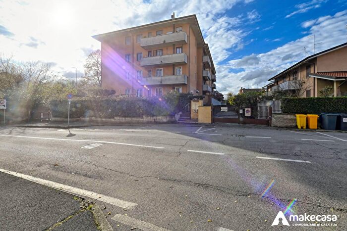Appartamento trilocale in vendita in Via dei Cedri, Melegnano