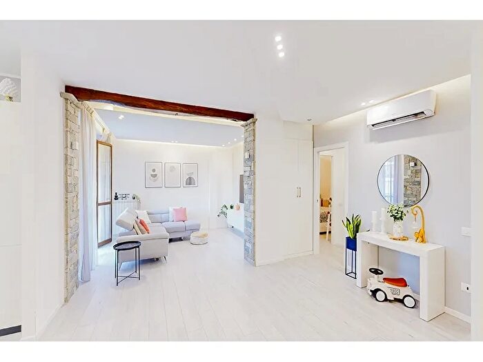 Appartamento trilocale in vendita in Venegono Inferiore