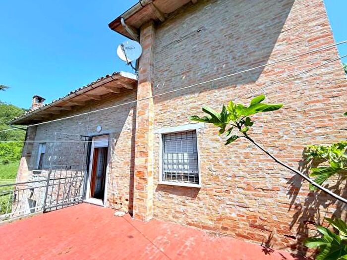 Casa con 6 locali in vendita in Via Bocca Trabaria Ovest, Urbino