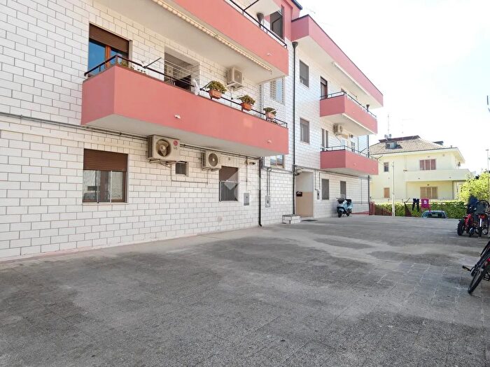 Appartamento trilocale in vendita in Via Monte Rosa, Policoro