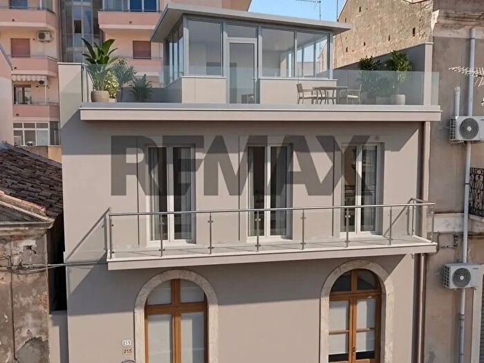 Casa con 5 locali in vendita in Corso Umberto I, Nizza Di Sicilia