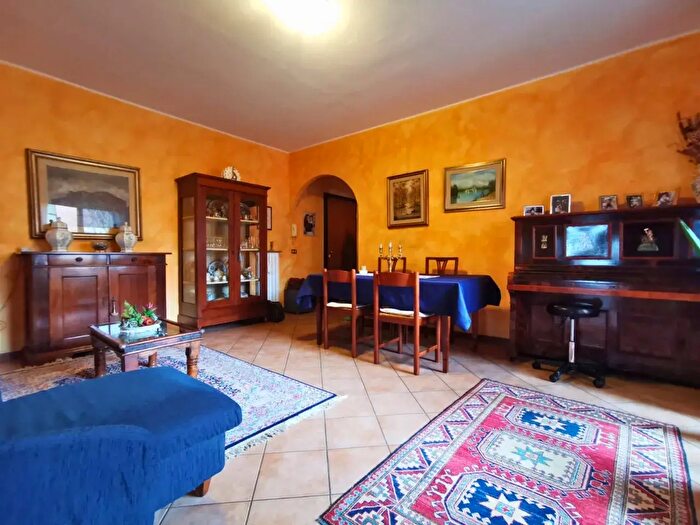 Appartamento quadrilocale in vendita in V a Ferrari, Modena