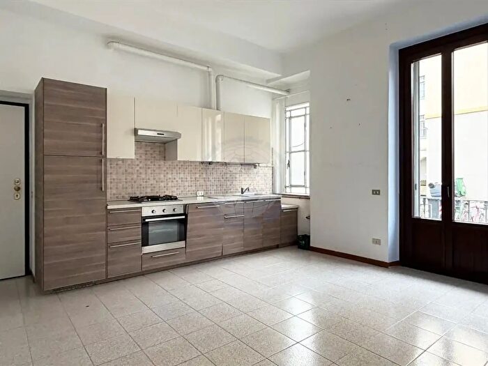 Appartamento trilocale in affitto in Via Porta Lodi, Monza