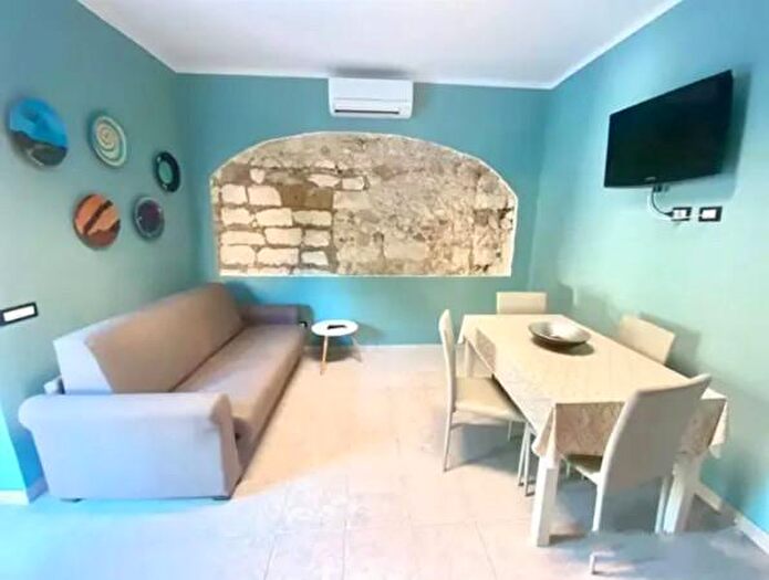 Appartamento trilocale in vendita in Corso Giuseppe Garibaldi, Briatico