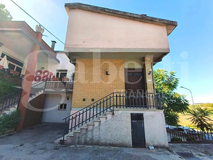 Appartamento quadrilocale in vendita in Strada Castel dellAquila Snc, Amelia