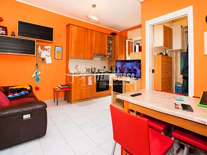 Appartamento bilocale in vendita in Via Benaco E, Milano