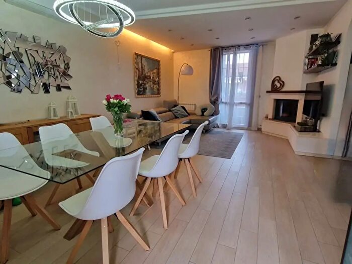 Casa con 8 locali in vendita in Chioggia