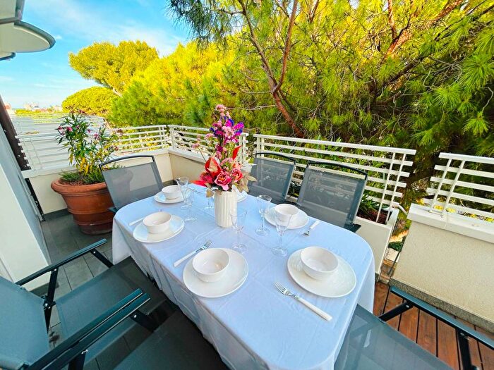 Appartamento quadrilocale in affitto in Viale San Martino, Paese, Riccione