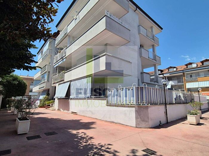 Appartamento trilocale in affitto in Via Madonna delle Grazie, Centro, Mugnano di Napoli