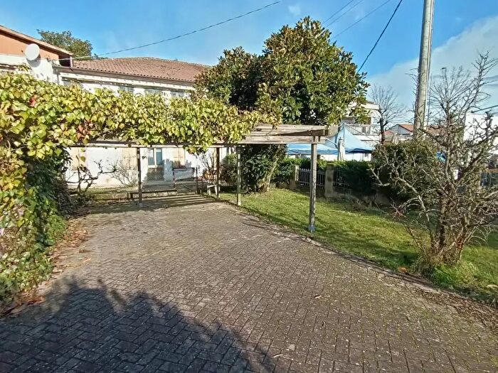 Casa con 10 locali in vendita in Boara Pisani