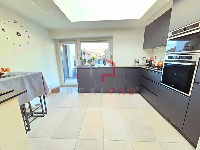 Appartamento trilocale in vendita in Via Renon, Bolzano