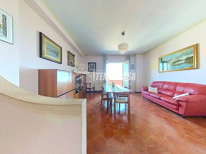 Appartamento con 6 locali in vendita in Via Fratelli Cervi, Centro, Montegranaro