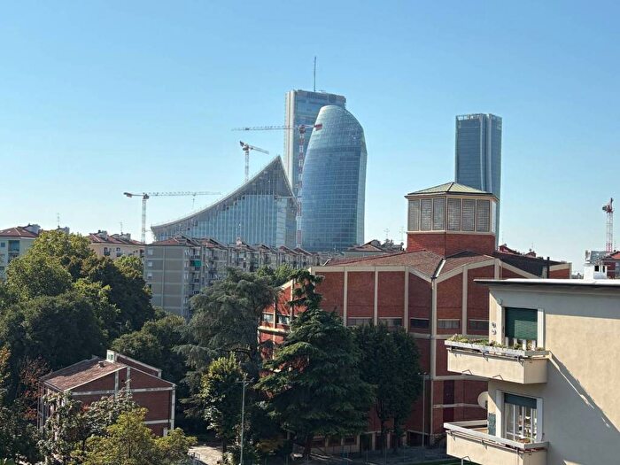 Casa trilocale in vendita in Via Ruggero di Lauria, Sempione, Milano