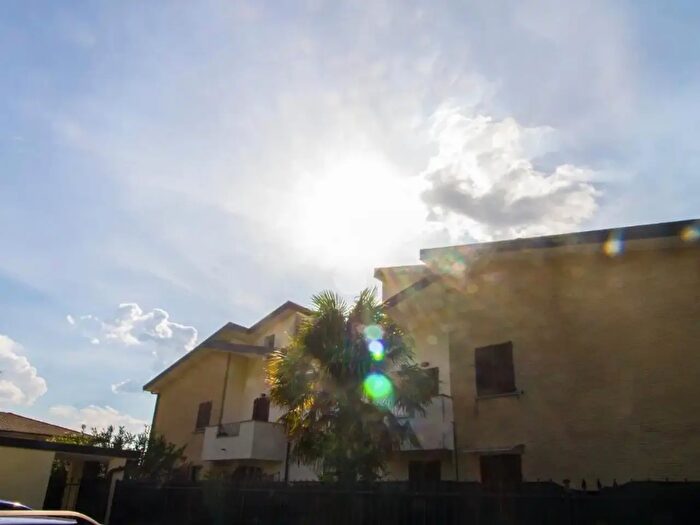 Appartamento quadrilocale in vendita in Via G Mazzini, Ceriano Laghetto