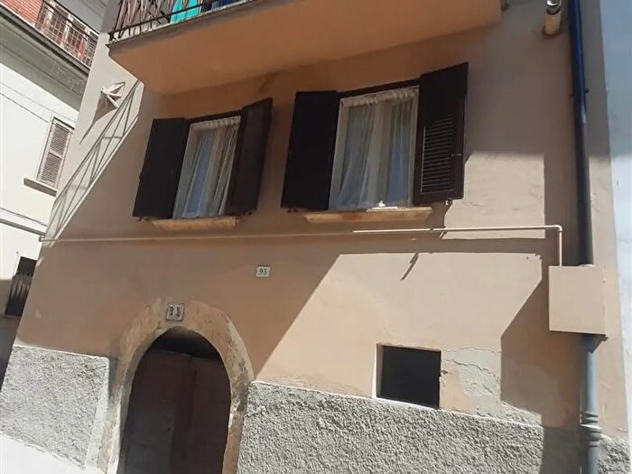 Casa quadrilocale in vendita in Via XI Febbraio, Scurcola Marsicana