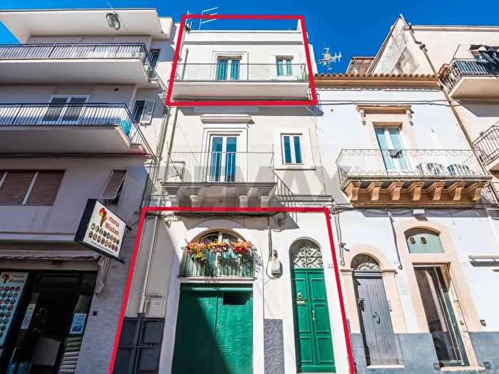 Appartamento con 5 locali in vendita in Via Roma, Ragusa