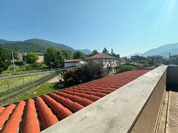 Appartamento trilocale in vendita in Nembro
