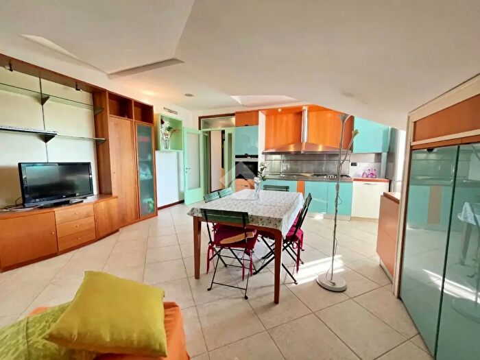 Appartamento trilocale in vendita in Via Montecchio, Vallefoglia