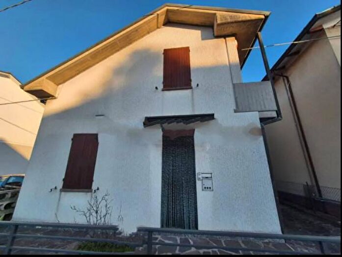 Casa quadrilocale in vendita in Via Ravennate, Cesena