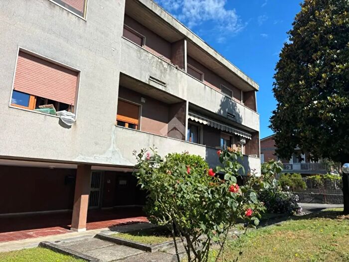 Appartamento trilocale in vendita in Via Marzabotto, Belgioioso