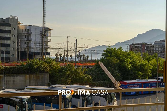 Appartamento quadrilocale in vendita in Via Leonino Vinciprova, Salerno