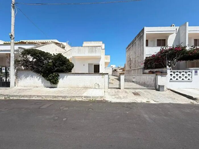 Casa con 6 locali in vendita in Via Palmiro Togliatti, Melendugno
