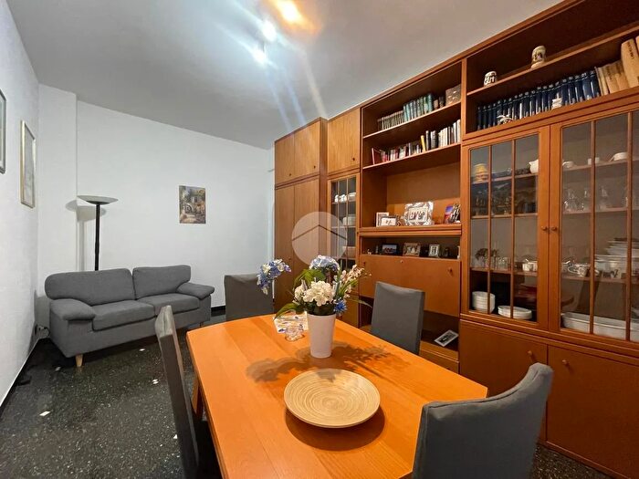 Appartamento quadrilocale in vendita in Via Cassanello, Genova