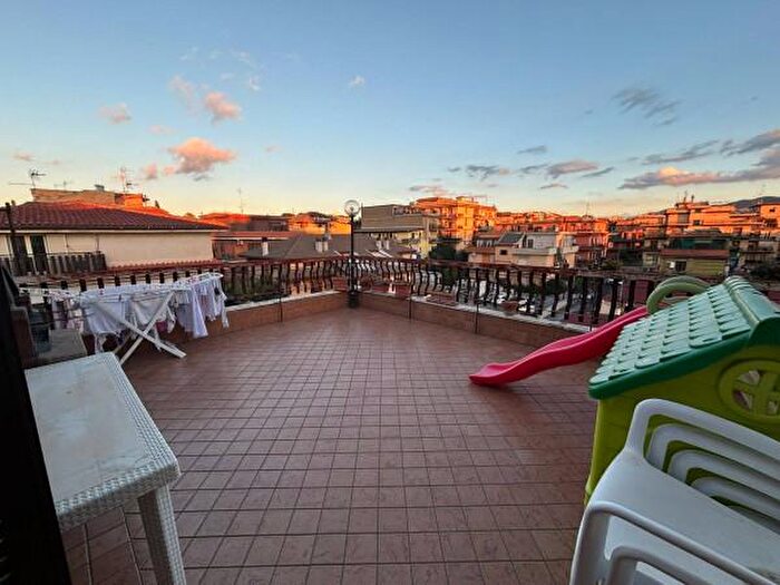 Appartamento quadrilocale in vendita in Via alì, Roma