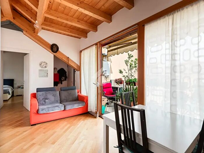 Appartamento trilocale in vendita in Via Ornato, Milano
