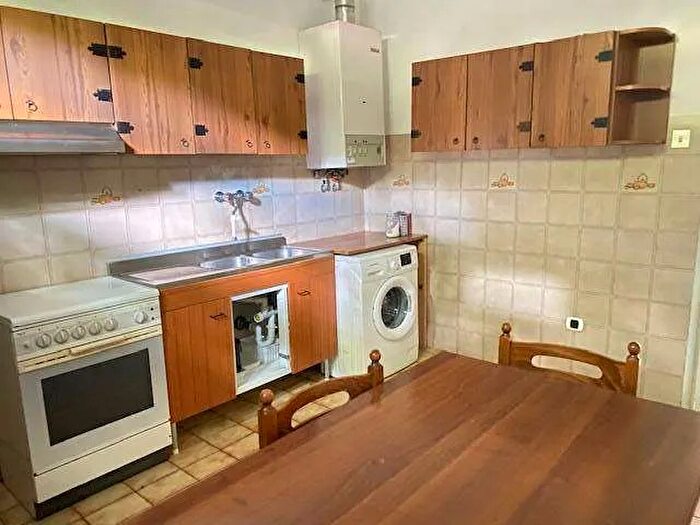 Appartamento trilocale in vendita in Via Martiri della Resistenza, Spoleto