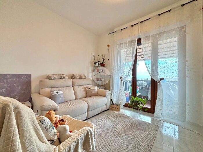 Appartamento trilocale in vendita in Via Monviso, None