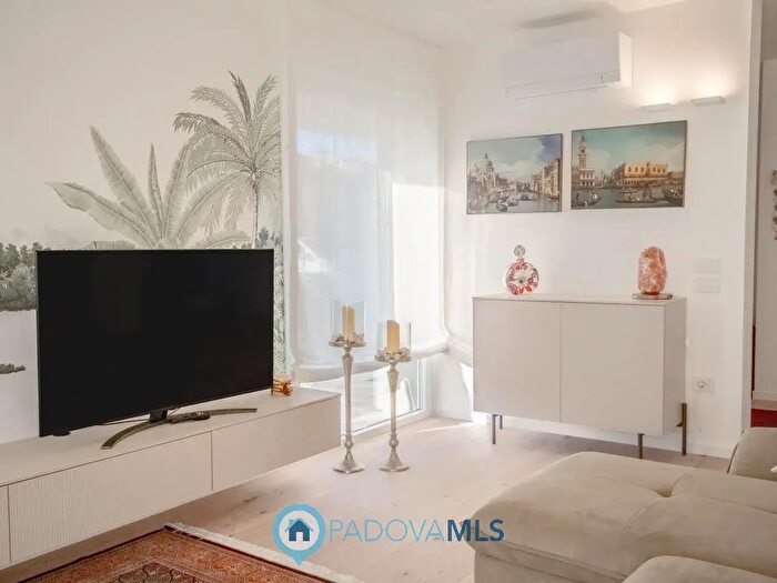 Casa con 9 locali in vendita in Via Giotto, Borgoricco