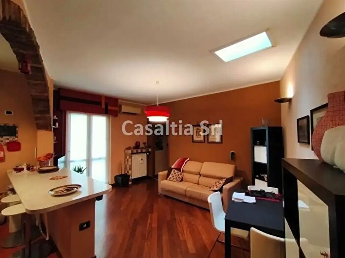 Appartamento bilocale in affitto in Via Giambellino, Milano