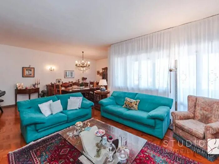 Appartamento con 6 locali in vendita in Via Selvaggia Vergiolesi, Pistoia