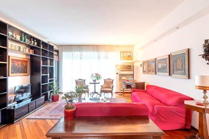 Appartamento quadrilocale in vendita in Via Mac Mahon, Milano