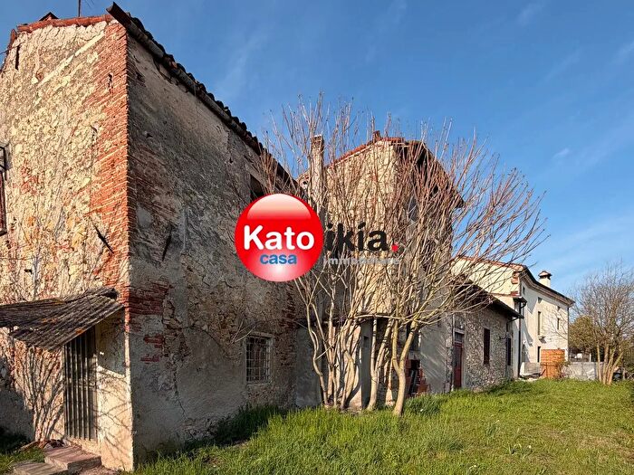 Casa in vendita in Via Quattro Novembre, Creazzo