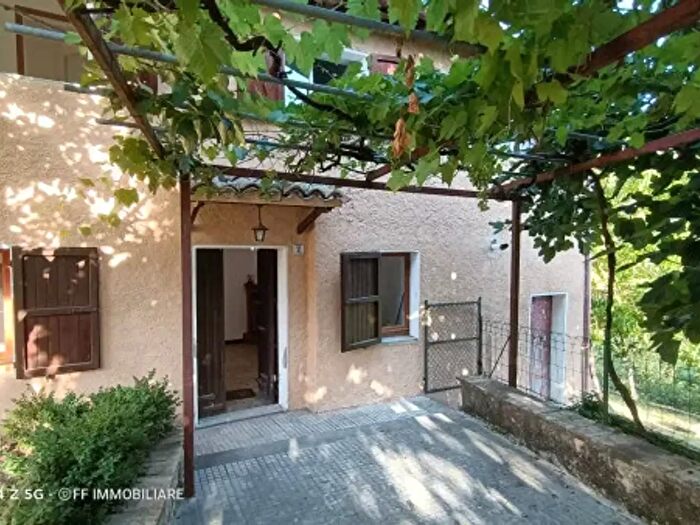 Casa quadrilocale in affitto in Via Lupidi Antonio, Valfornace